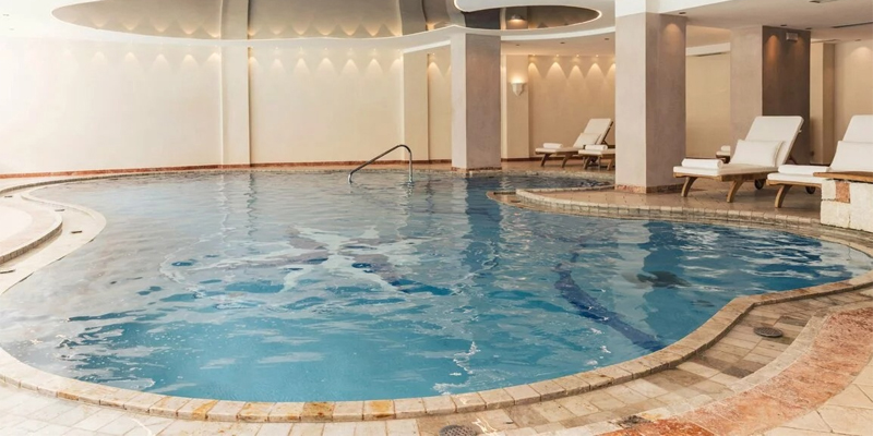 Pool & Wellness